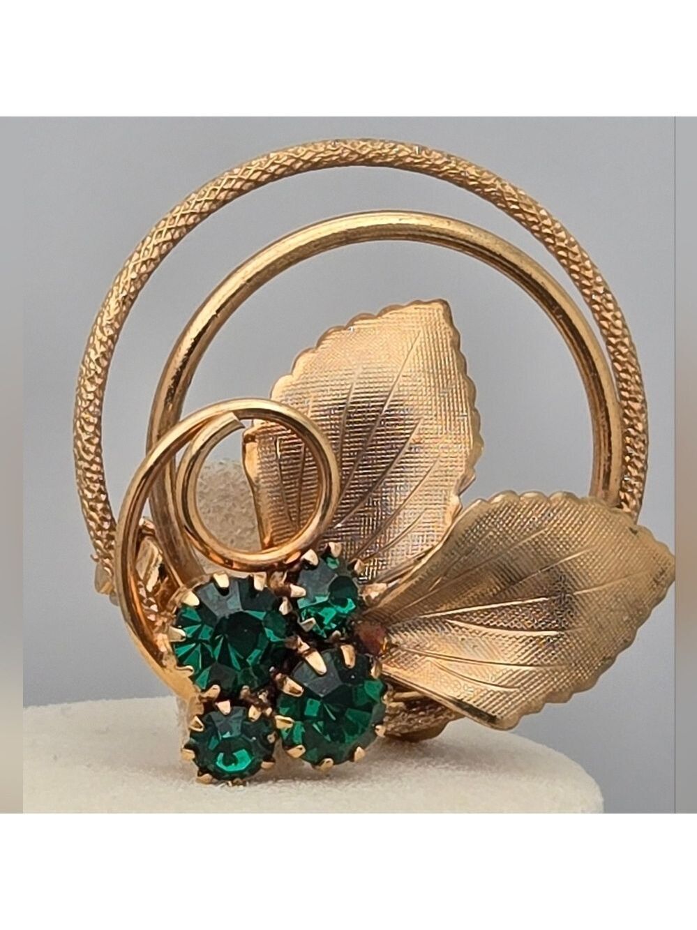 Green Faux Emerald Rhinestones Gold-Tone Vintage Oval Pin 1.25”